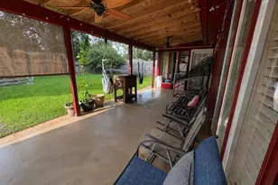 815 Redway Ln, Houston, TX 77062 - Photo 11