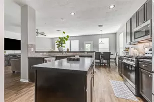 2306 2 Trail Dr, Spring, TX 77373 - Photo 9