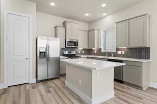 9012 Lonestar Creekbend Ln, Houston, TX 77080 - Photo 11