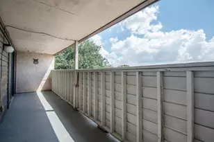 3085 Walnut Bend Ln, Houston, TX 77042 - Photo 23