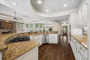 4510 Cypress Pond Ct, Houston, TX 77059 - Photo 19