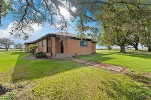 1342 Co Rd 426, El Campo, TX 77437 - Photo 1