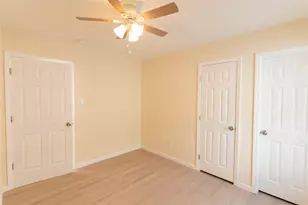 4425 7th St, Bacliff, TX 77518 - Photo 11