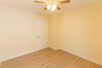 4425 7th Street, Bacliff, TX 77518 - Photo 13