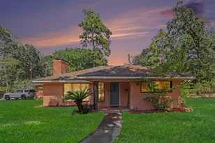 110 S Woodsway St W, Conroe, TX 77301 - Photo 1