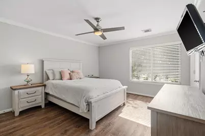 9426 Coatsworth Dr, Sugar Land, TX 77498 - Photo 5