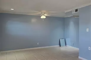 1016 E Tri Oaks Ln Ln, Houston, TX 77043 - Photo 3