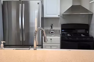 1016 E Tri Oaks Ln Ln, Houston, TX 77043 - Photo 5