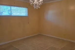 1016 E Tri Oaks Ln Ln, Houston, TX 77043 - Photo 13