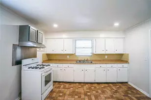 1412 Postoffice St, Galveston, TX 77550 - Photo 5