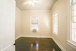 1412 Postoffice St, Galveston, TX 77550 - Photo 9