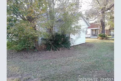 504 Camp Street, Alleyton, TX 78935 - Photo 3