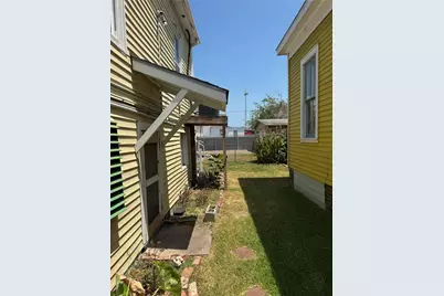 908 34th Street, Galveston, TX 77550 - Photo 13