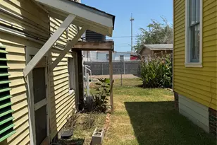 908 34th St, Galveston, TX 77550 - Photo 13