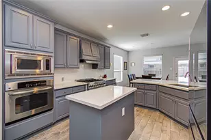 105 Hawke Bay Ln, Friendswood, TX 77546 - Photo 11