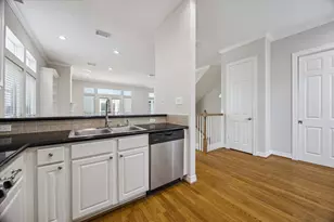 1334 Fairview Ave, Houston, TX 77006 - Photo 13