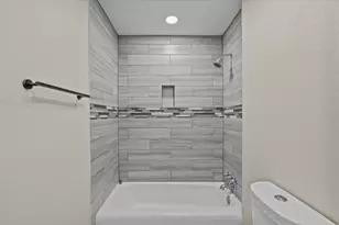 3405 Meadowlark Ln, Alvin, TX 77511 - Photo 17