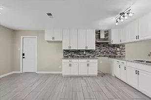 3405 Meadowlark Ln, Alvin, TX 77511 - Photo 7