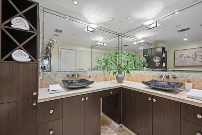 10034 Meadow Lake Lane, Houston, TX 77042 - Photo 23