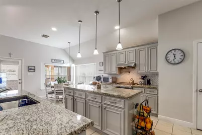 2913 Autumn Creek Drive, Friendswood, TX 77546 - Photo 11