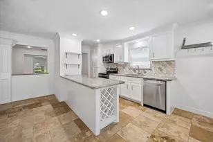 5019 Kinglet St, Houston, TX 77035 - Photo 13