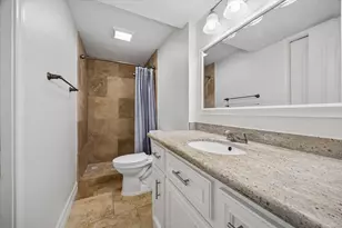 5019 Kinglet St, Houston, TX 77035 - Photo 17