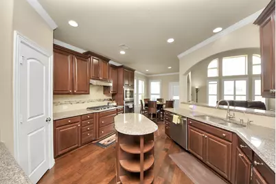 6619 Brady Springs Lane, Sugar Land, TX 77479 - Photo 9