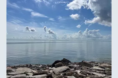 211 N Forrest Avenue, La Porte, TX 77571 - Photo 5