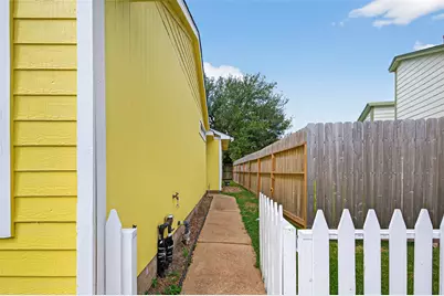 11525 Teaside Drive, Houston, TX 77066 - Photo 3