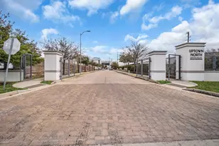 5849 E Post Oak Ln, Houston, TX 77055 - Photo 19