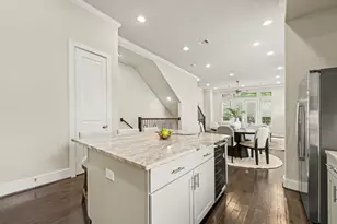 5849 E Post Oak Ln, Houston, TX 77055 - Photo 11