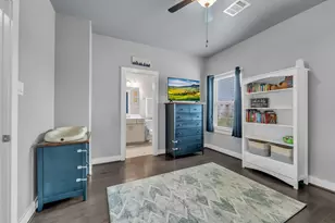 5849 E Post Oak Ln, Houston, TX 77055 - Photo 17