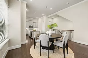 5849 E Post Oak Ln, Houston, TX 77055 - Photo 9