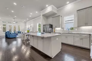 5849 E Post Oak Ln, Houston, TX 77055 - Photo 13