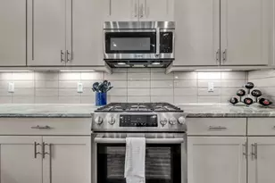 5849 E Post Oak Ln, Houston, TX 77055 - Photo 17