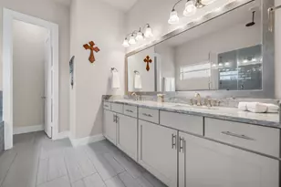 5849 E Post Oak Ln, Houston, TX 77055 - Photo 25