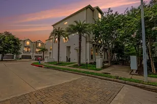 5849 E Post Oak Ln, Houston, TX 77055 - Photo 1
