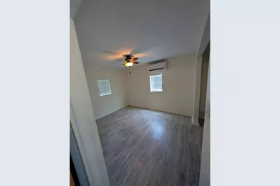 2406 Kilgore, Baytown, TX 77520 - Photo 5