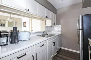 8529 Hearth Dr, Houston, TX 77054 - Photo 13