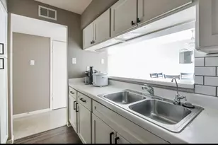 8529 Hearth Dr, Houston, TX 77054 - Photo 11