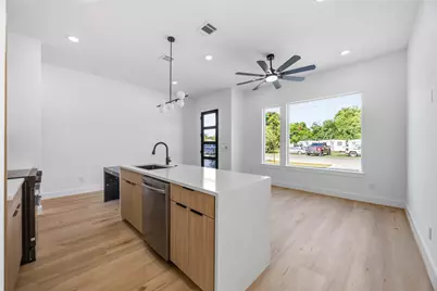 9106 Coffee Street #A, Houston, TX 77033 - Photo 11