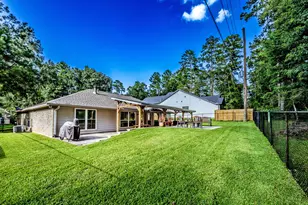 1977 Greentree Dr, Huntsville, TX 77340 - Photo 47