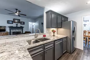 1977 Greentree Dr, Huntsville, TX 77340 - Photo 17