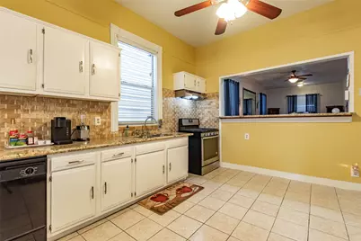 2809 Bernardo De Galvez Avenue, Galveston, TX 77550 - Photo 11