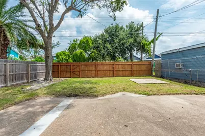 2809 Bernardo De Galvez Avenue, Galveston, TX 77550 - Photo 25