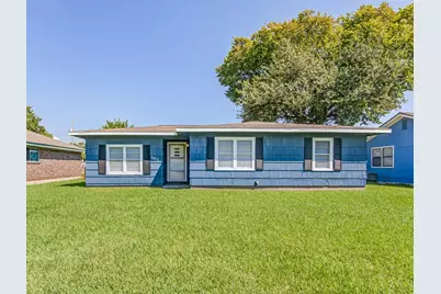 2206 15th Avenue N, Texas City, TX 77590 - Photo 1