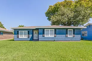 2206 15th Ave N, Texas City, TX 77590 - Photo 1