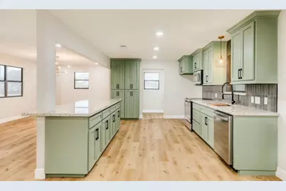 210 Cactus, Oyster Creek, TX 77541 - Photo 5