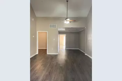 800 N San Jacinto #201, Conroe, TX 77301 - Photo 9