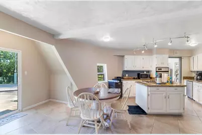 503 Rabbit Run Rd, Victoria, TX 77905 - Photo 9